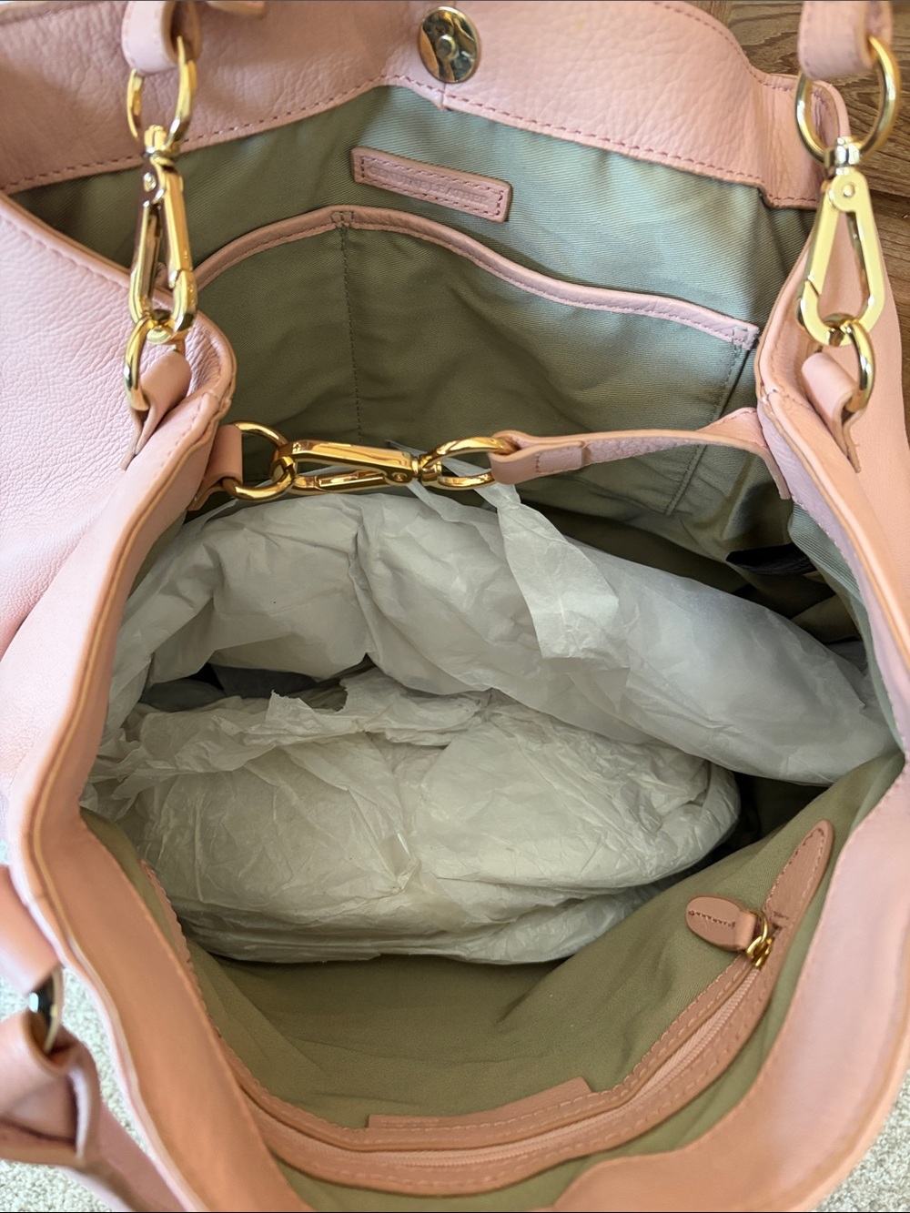 G.I.L.I. Pink Leather Hobo Bag with Crossbody Strap - Picture 5 of 10